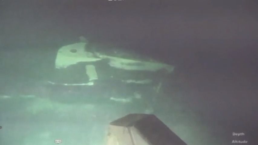 Indonéská armáda zveřejnila video nalezené ponorky. Je na tři kusy